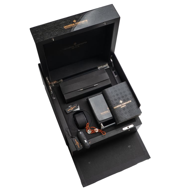 Traditionnelle Perpetual Calendar Platinum Openworked 39mm Product Image 10