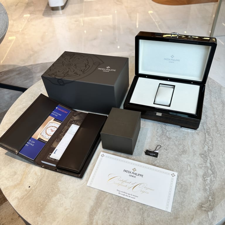 Calatrava Travel Time 24 Hour Rose Gold Blue Dial 42mm Product Image 10