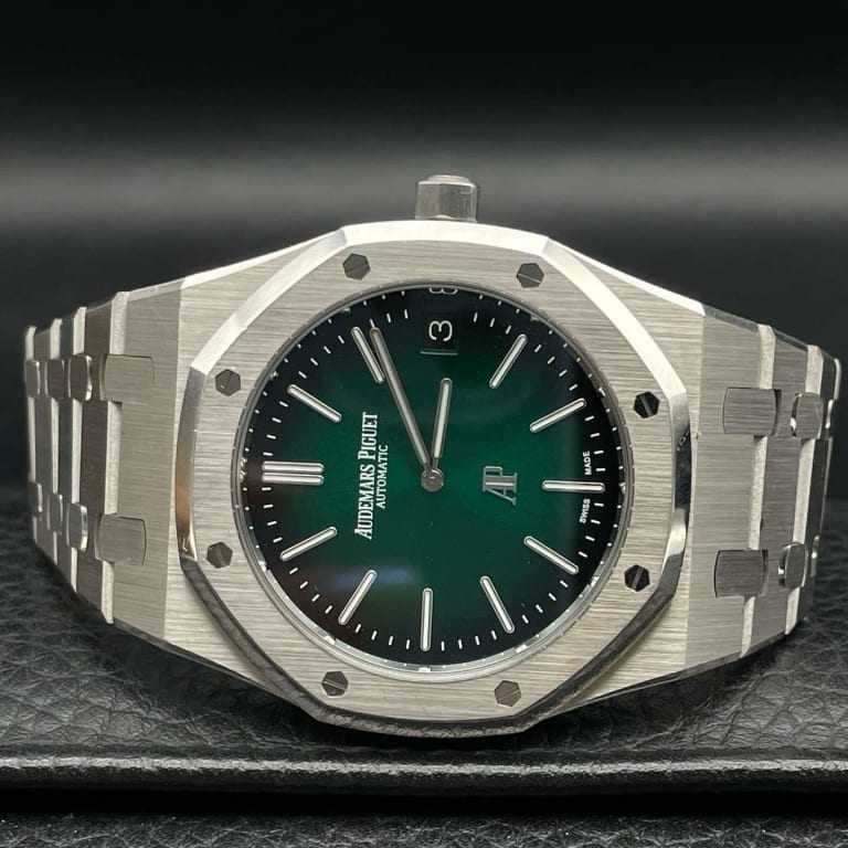 Royal Oak "Jumbo" Extra-Thin "50th Anniversary" Platinum Green Dial 39mm Product Image 2