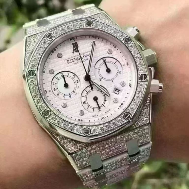 Royal Oak Chronograph White Gold Diamond Silver Dial 39mm Product Image 4