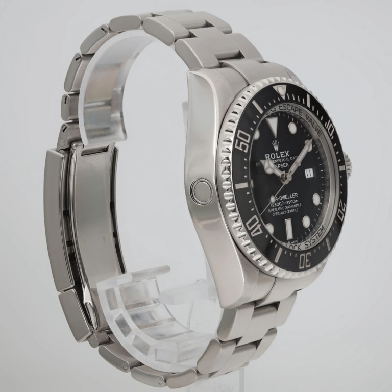 Sea-Dweller Steel Black Dial 44mm Product Image 3