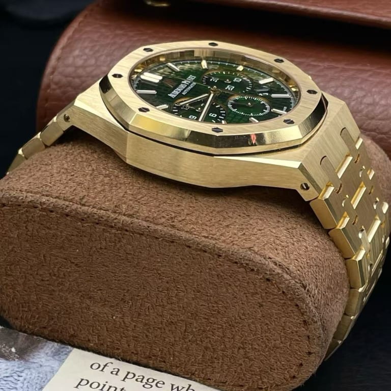 Royal Oak Chronograph Yellow Gold Green Dial 41mm Product Image 4