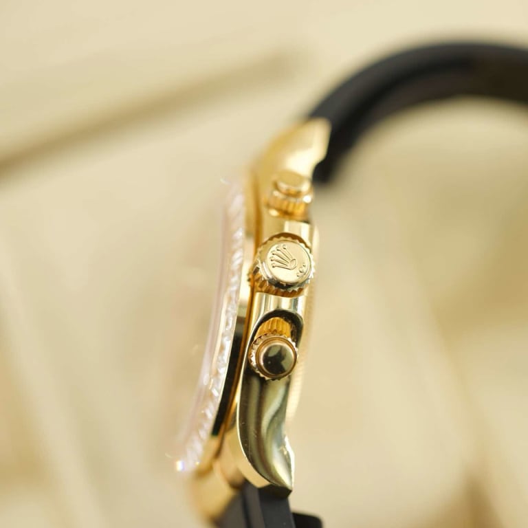 Daytona "Eye of the Tiger" Yellow Gold Diamond Oysterflex 40mm Product Image 4