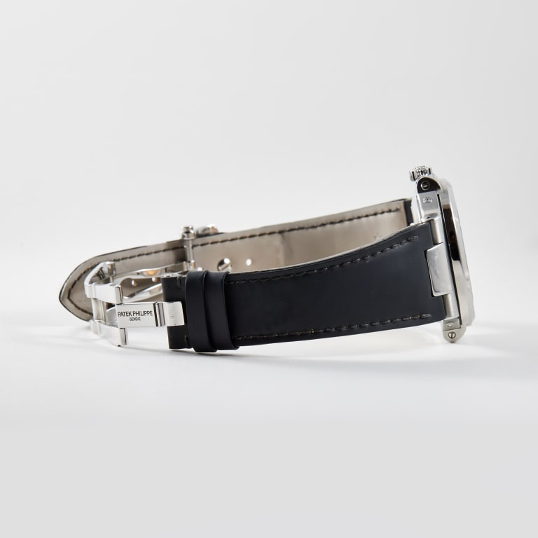 Nautilus Annual Calendar Steel Black Dial 40mm Product Image 8