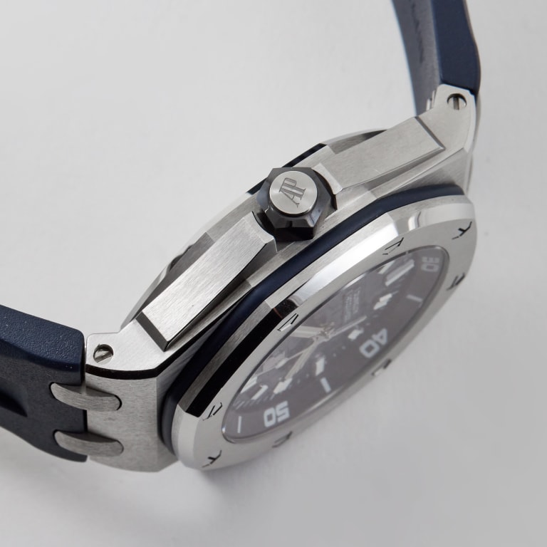 Royal Oak Offshore Diver Steel Blue Dial 42mm Product Image 4