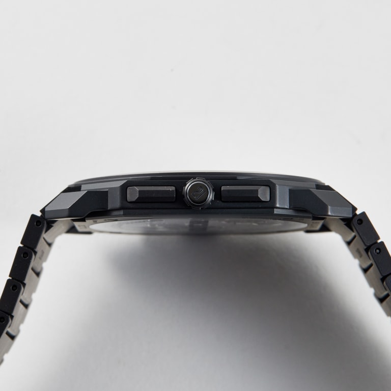 Octo Ceramic White Green Dial 43mm Product Image 4