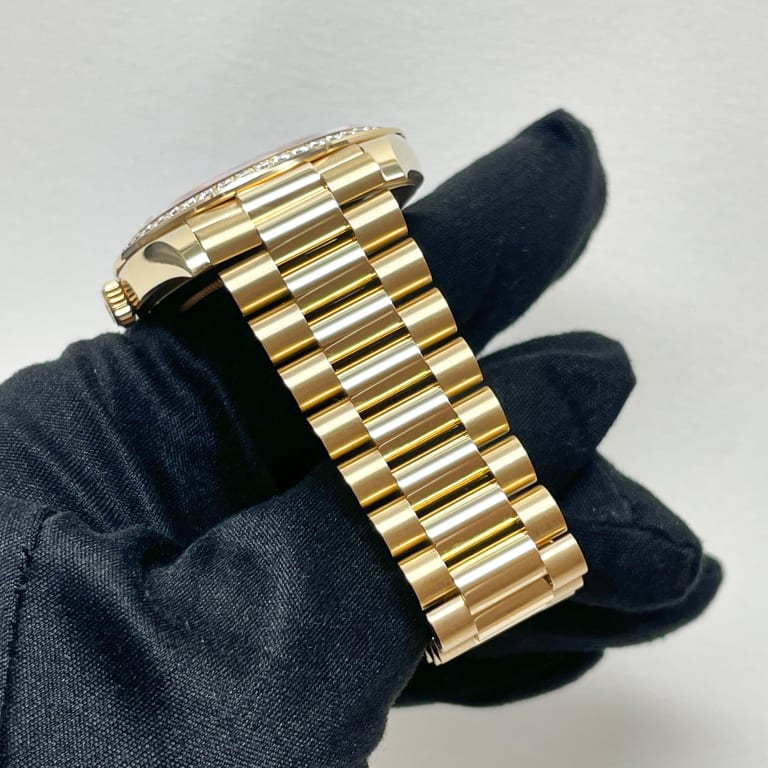 Day-Date Yellow Gold Diamond Black Dial 40mm Product Image 12