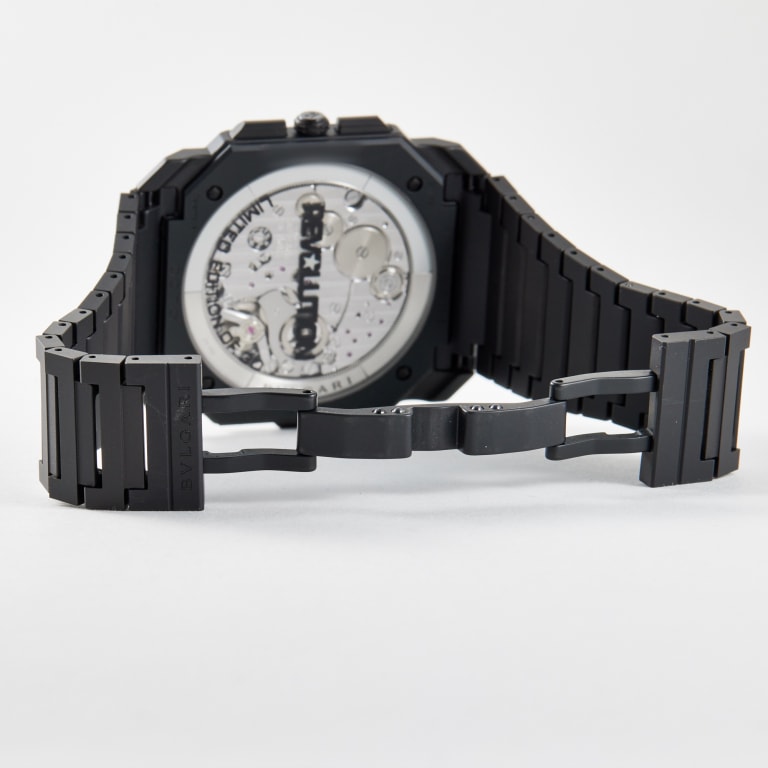 Octo Ceramic White Green Dial 43mm Product Image 9
