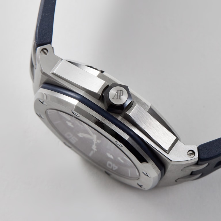 Royal Oak Offshore Diver Steel Blue Dial 42mm Product Image 3