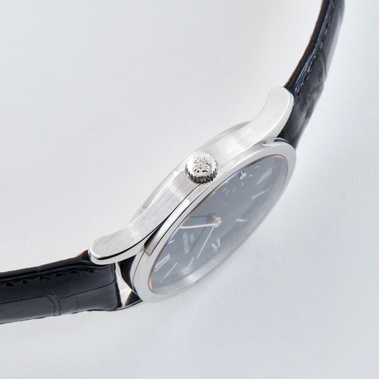 Calatrava Platinum Black Dial 33mm Product Image 4