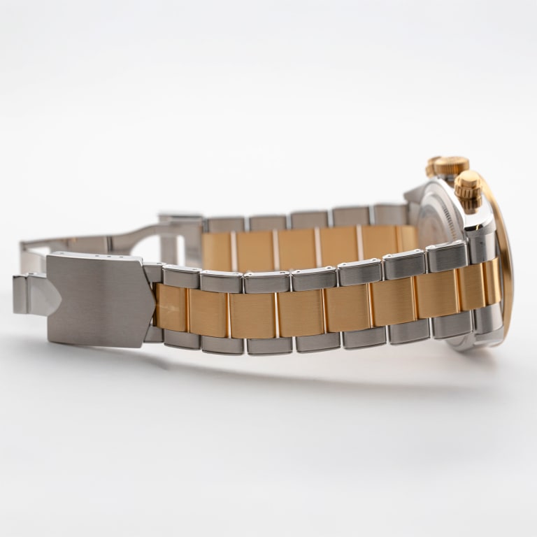 Heritage Black Bay Yellow Gold & Steel Champagne Dial 41mm Product Image 10