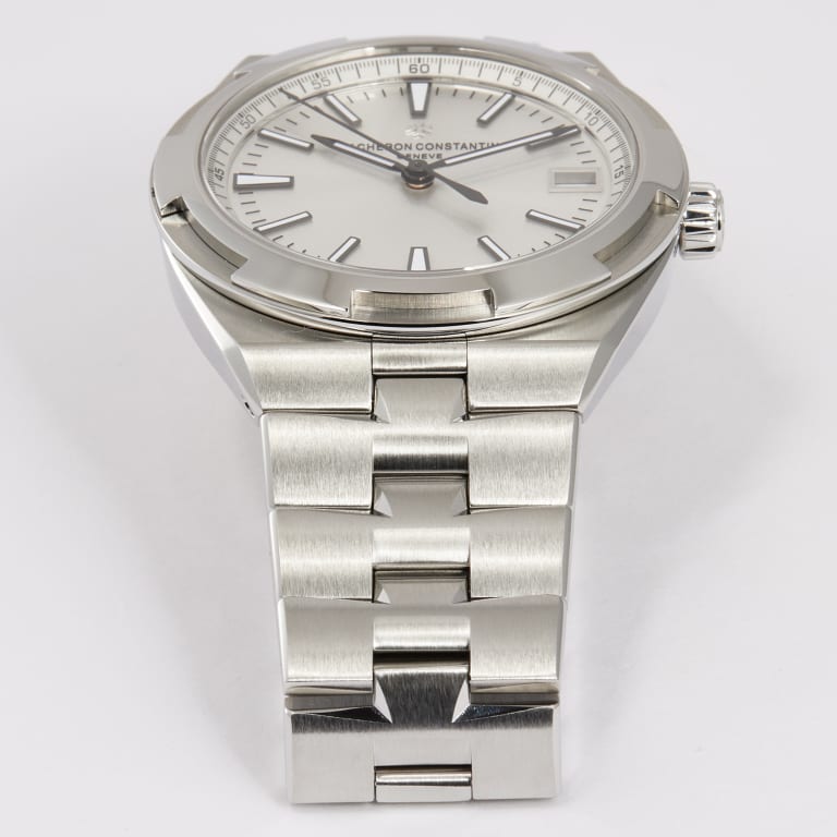 Overseas Date Steel Silver Dial 41mm Product Image 3