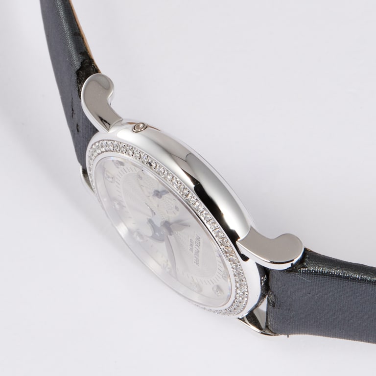Calatrava Ladies White Gold Diamond White Dial 29mm Product Image 16