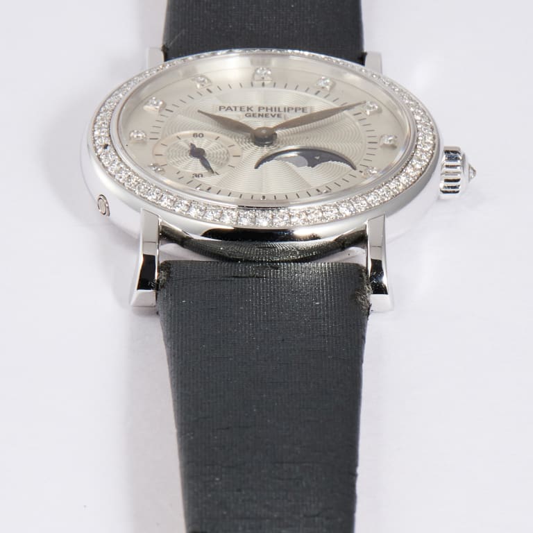 Calatrava Ladies White Gold Diamond White Dial 29mm Product Image 4