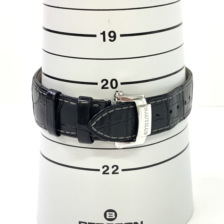 Nautilus Annual Calendar Steel Black Dial 40mm Product Image 6