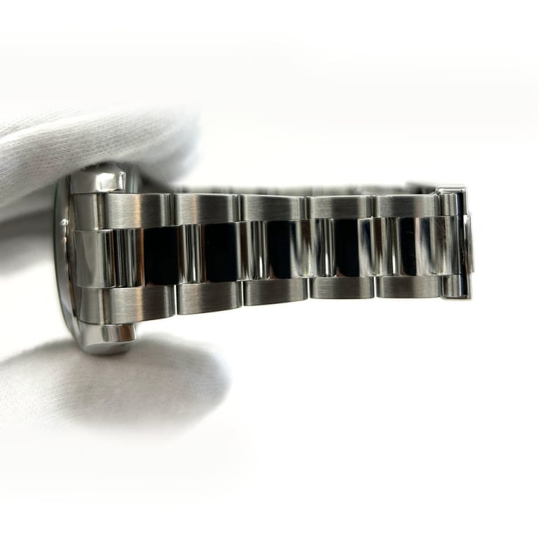 Milgauss GV Steel Z-Blue Dial 40mm Product Image 5