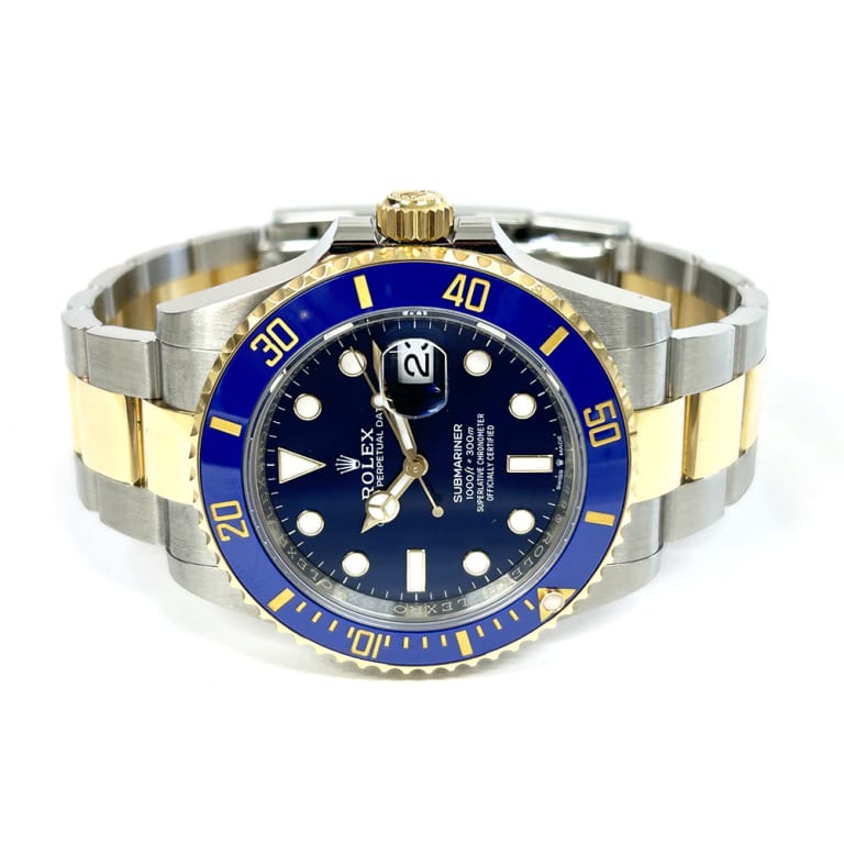 Submariner  Date Yellow Gold & Steel Blue Dial 41mm Product Image 3