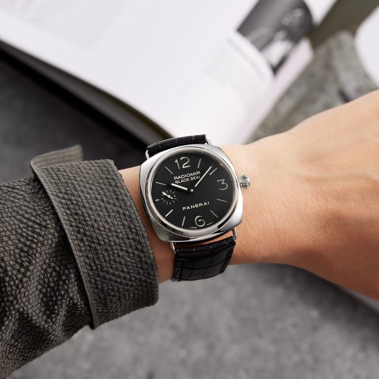 Radiomir Black Seal Steel Black Dial 44mm Product Image 10