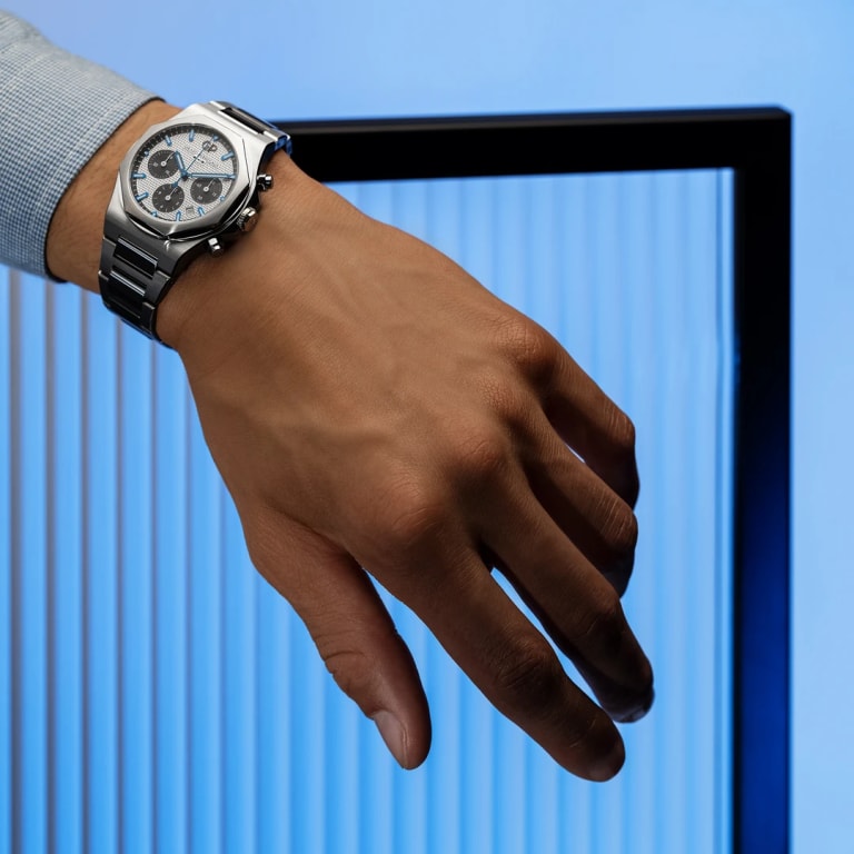 Laureato Chronograph Steel White Dial 42mm Product Image 4