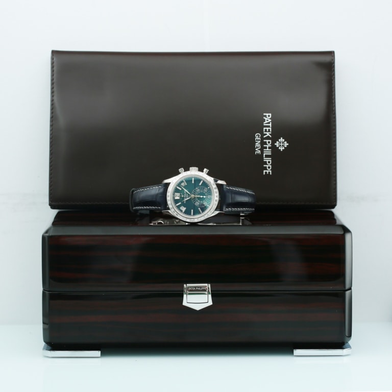 Annual Calendar Chronograph Platinum Diamond Blue Dial 40mm Product Image 2
