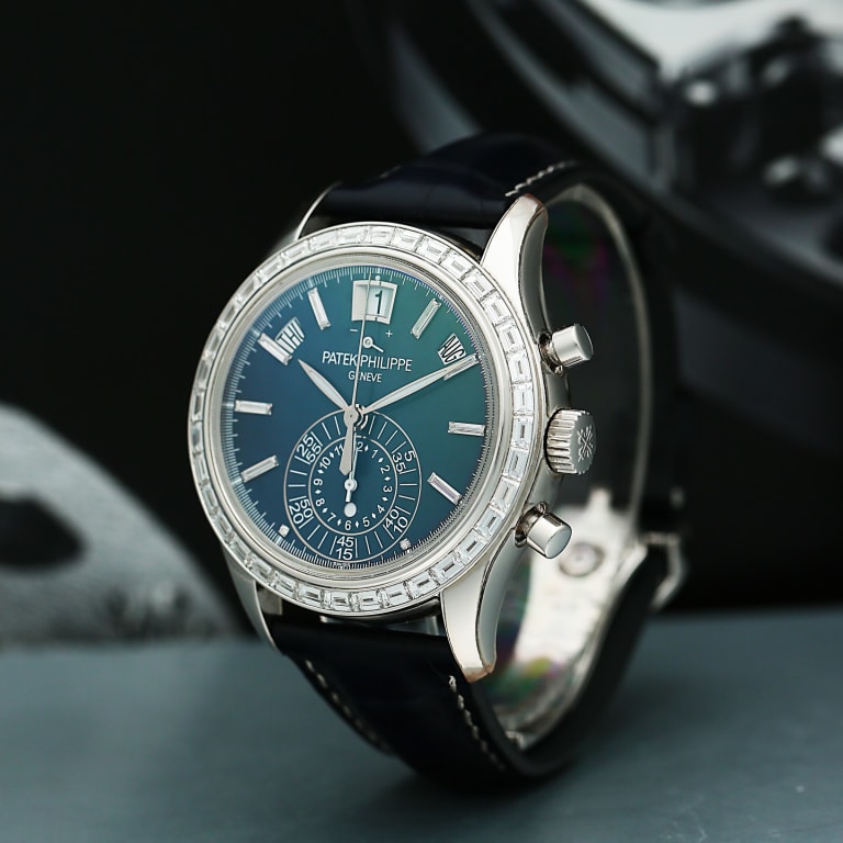 Annual Calendar Chronograph Platinum Diamond Blue Dial 40mm Product Image 4