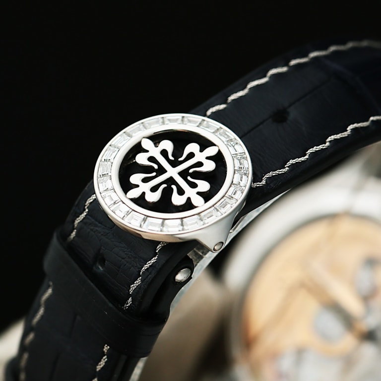 Annual Calendar Chronograph Platinum Diamond Blue Dial 40mm Product Image 8
