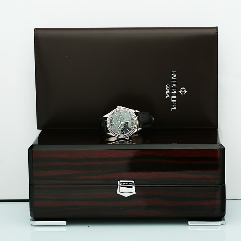 Complications Annual Calendar White Gold Diamond Blue Dial 39mm Product Image 8