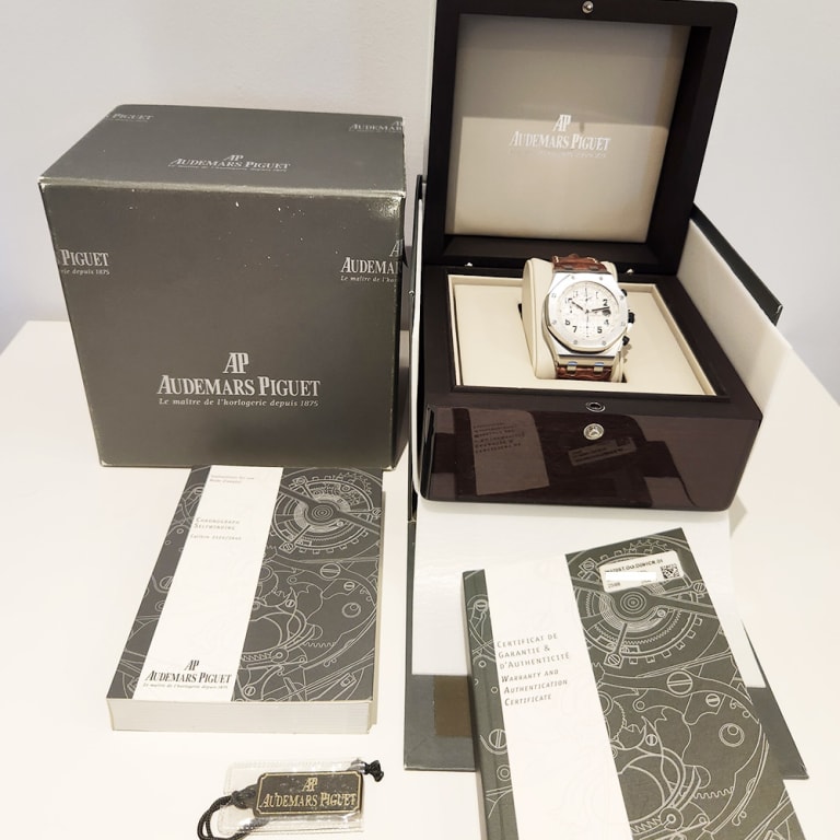 Royal Oak Offshore "Safari" Steel Silver Dial 42mm Product Image 5
