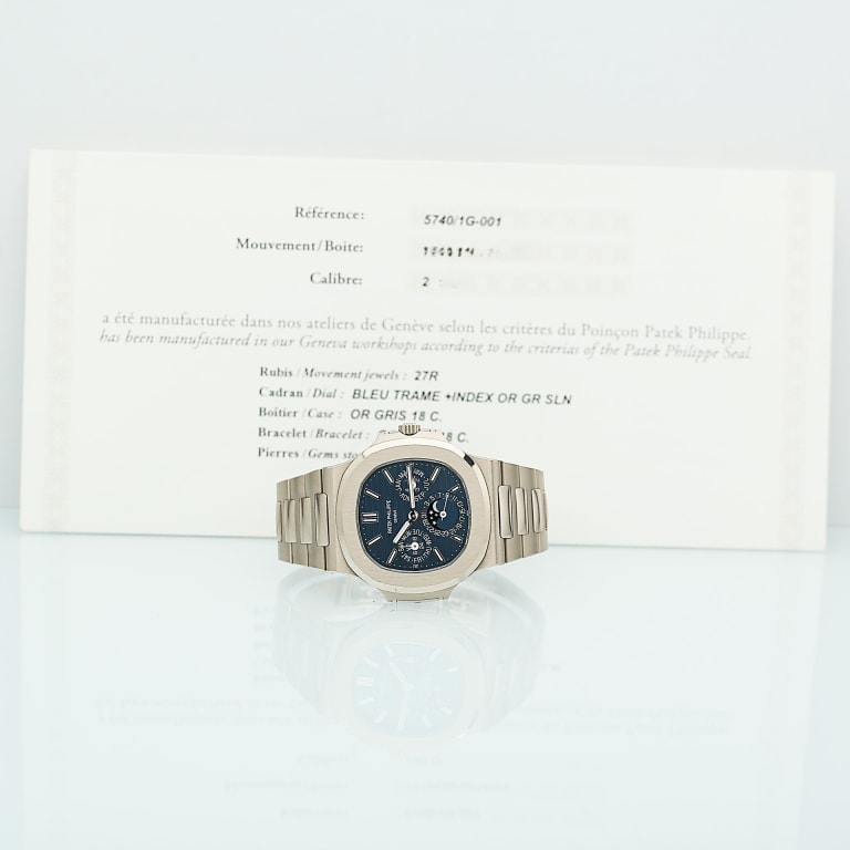 Nautilus Perpetual Calendar White Gold Blue Dial 40mm Product Image 8