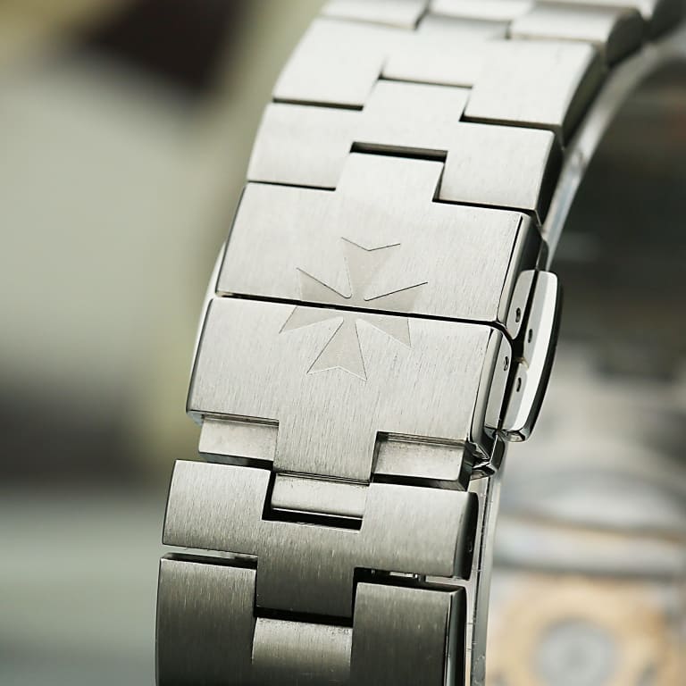 Overseas Steel Diamond Blue Dial 37mm Product Image 6