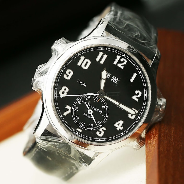 Calatrava Pilot Travel Time Alarm Platinum Black Dial 42mm Product Image 7