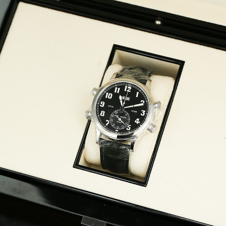 Calatrava Pilot Travel Time Alarm Platinum Black Dial 42mm Product Image 8
