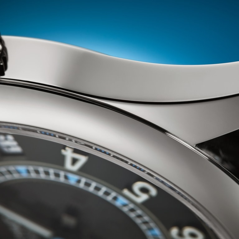 Calatrava White Gold Black Dial 40mm Product Image 4