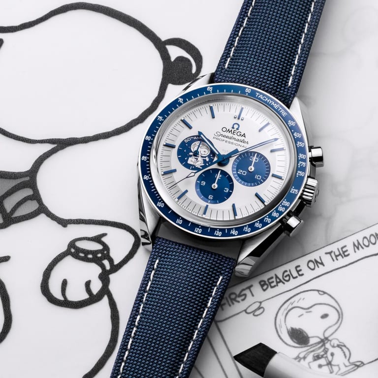 Speedmaster Professional Moonwatch "Silver Snoopy Award" Steel Silver Dial 42mm Product Image 4