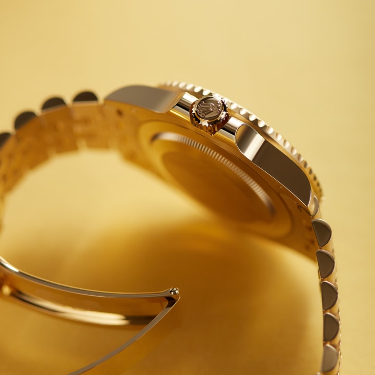 GMT-Master II Yellow Gold Jubilee Black Dial 40mm Product Image 10