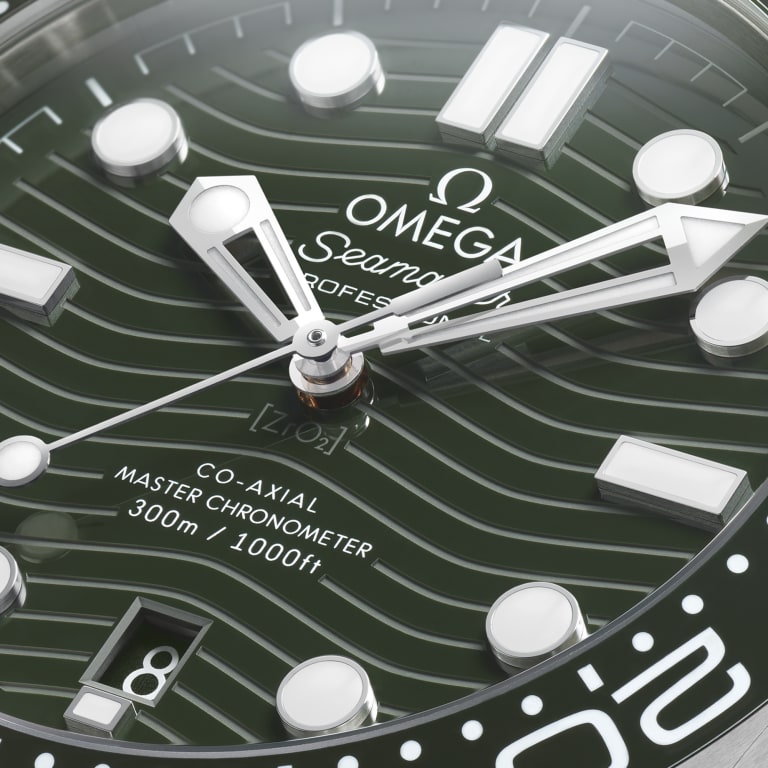 Seamaster Diver 300m Steel Green Dial 42mm Product Image 3