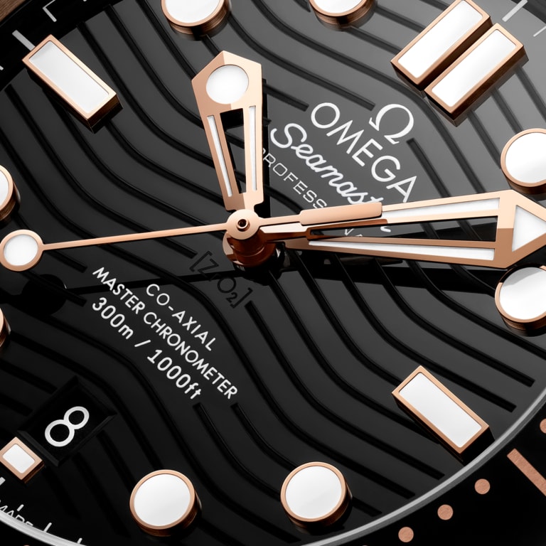Seamaster Diver 300m Rose Gold Black Dial 42mm Product Image 4