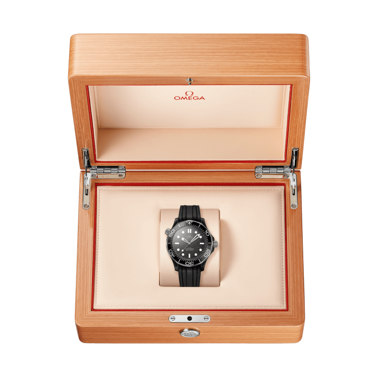 Seamaster Diver 300m Titanium & Ceramic Black Dial 43mm Product Image 4