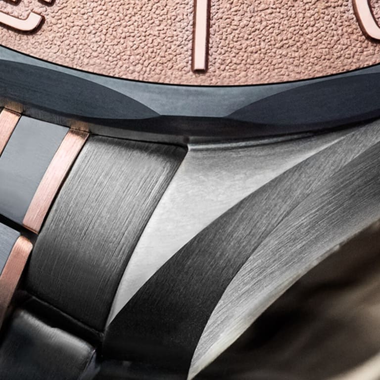 Seamaster Diver 300m Chronograph Rose Gold Tantalum & Titanium Blue Dial 44mm Product Image 5