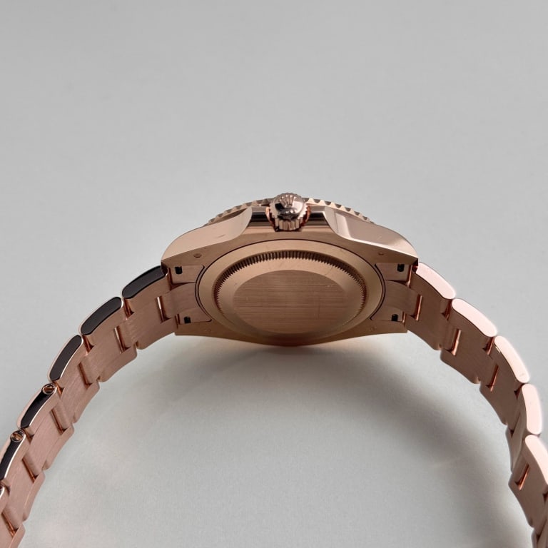 GMT-Master II "Rootbeer" Rose Gold Black Dial 40mm Product Image 4