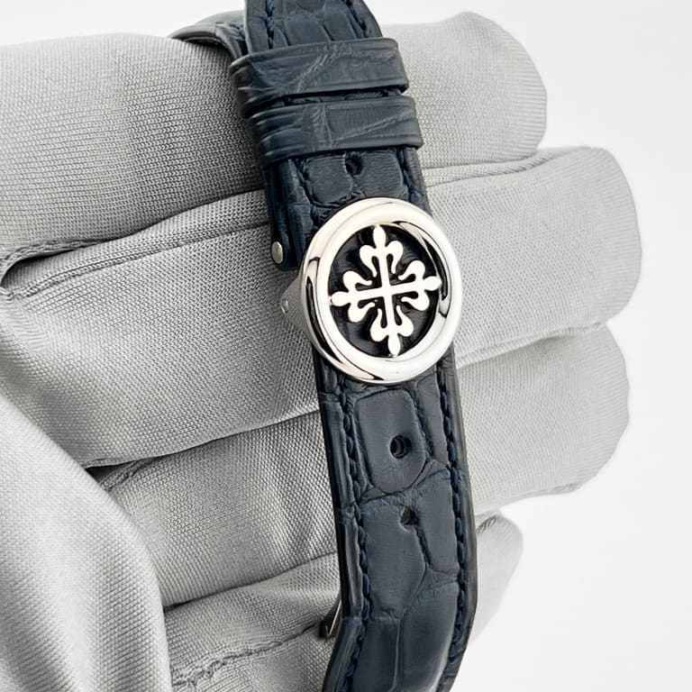 World Time Chronograph White Gold Blue Dial 39mm Product Image 9