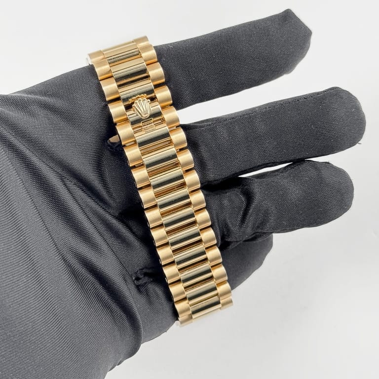 Day-Date Yellow Gold Green Ombré Dial 36mm Product Image 9