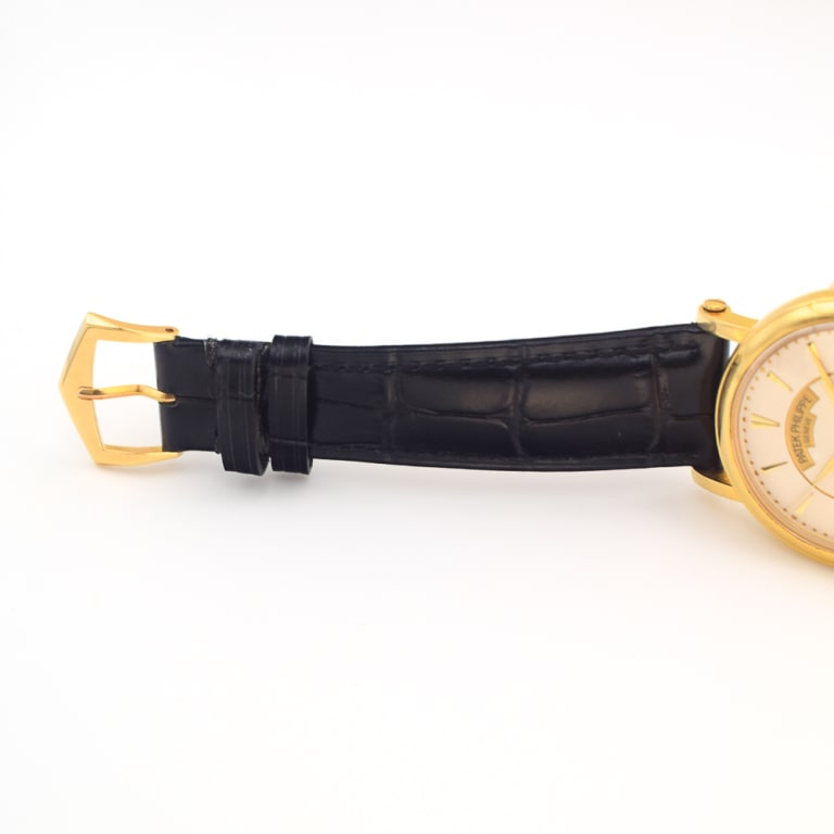 Calatrava Yellow Gold Silver Opaline dial 38mm Product Image 6