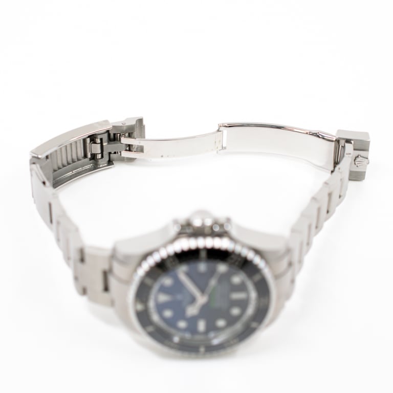 Sea-Dweller Deepsea D-Blue Steel Blue Dial 44mm Product Image 6