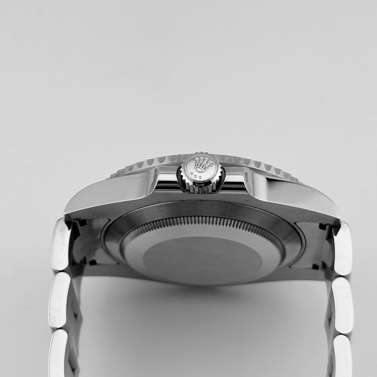 Submariner Date Steel Green Dial "Hulk" 40mm Product Image 4