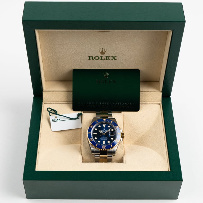 Submariner  Date Yellow Gold & Steel Blue Dial 41mm Product Image 10