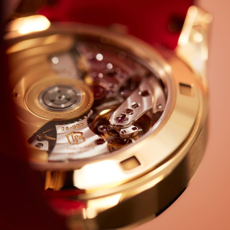 Aquanaut Luce "Rainbow" Chronograph Rose Gold Diamond White Dial 39mm Product Image 14