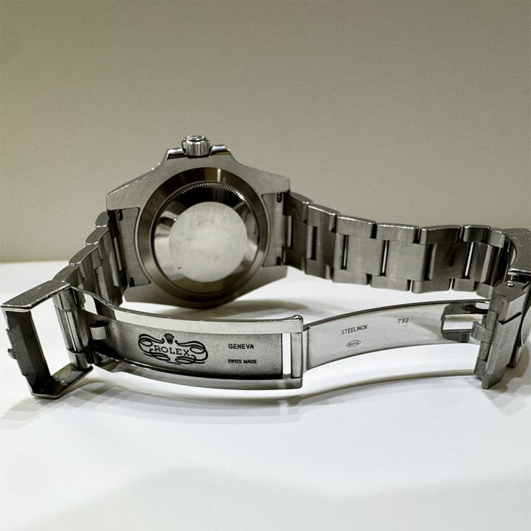 Submariner Date Steel Green Dial "Hulk" 40mm Product Image 4