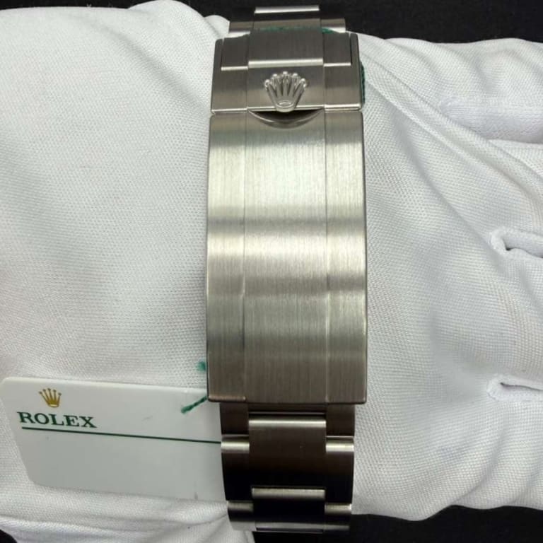 Submariner Date Steel Green Dial "Hulk" 40mm Product Image 3