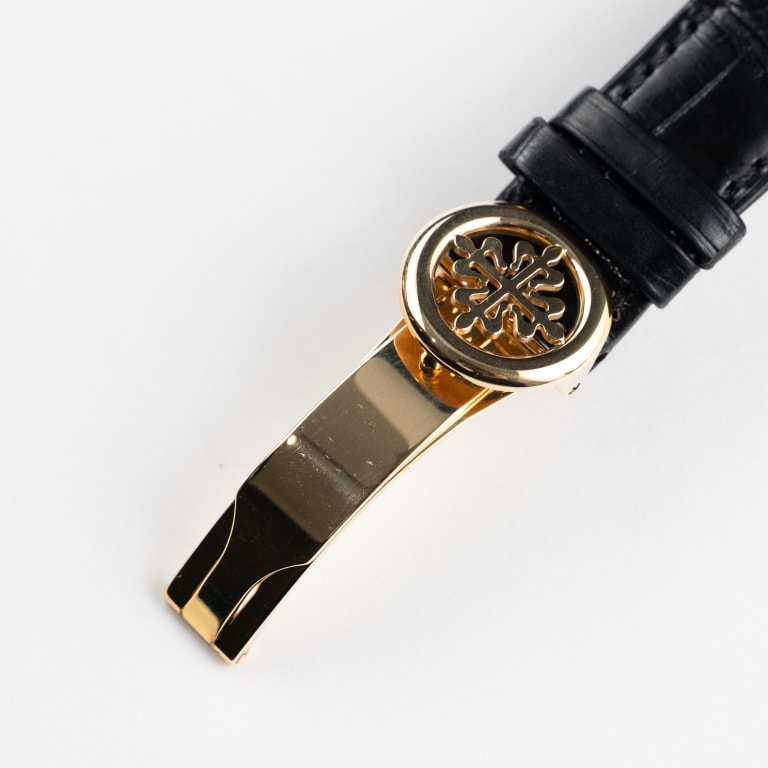 Chronograph Yellow Gold Black Dial 42mm Product Image 9